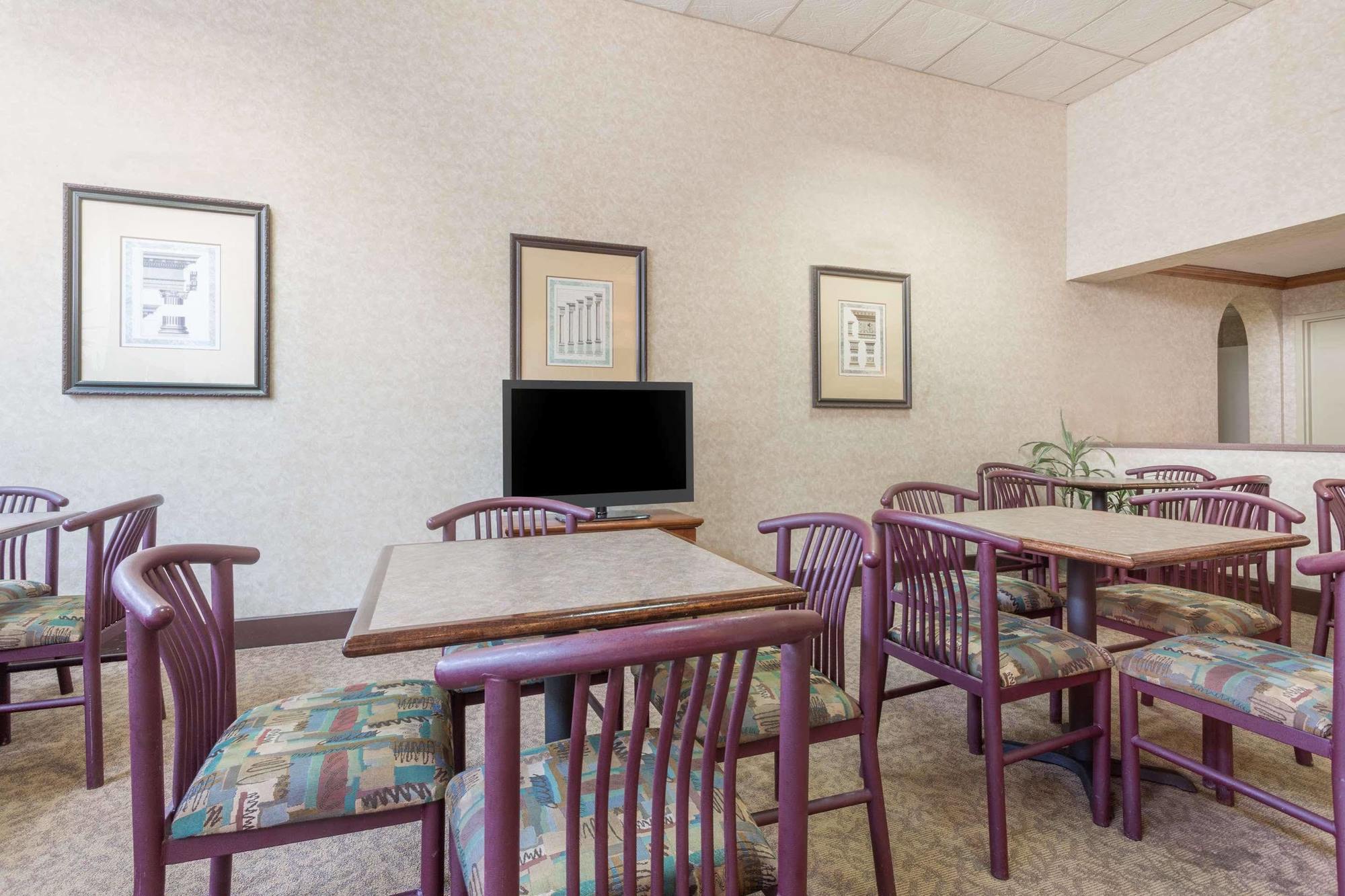 Days Inn By Wyndham Athens Buitenkant foto